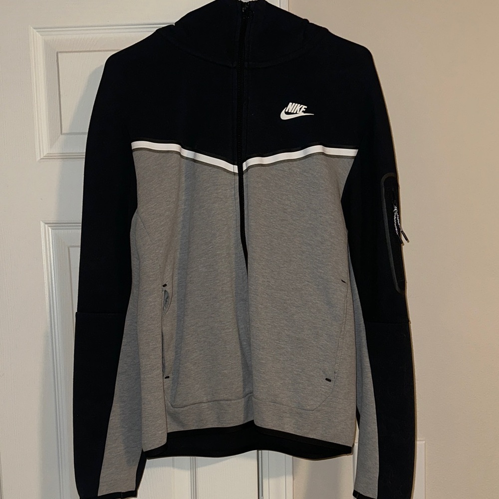 Nike Black & Gray Tech